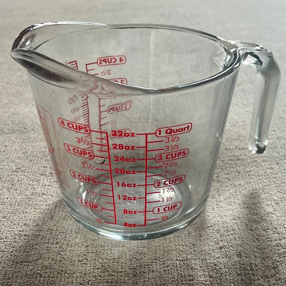 Anchor Hocking Glass Measuring Cup 4 Cup 1 Quart 32oz Red Graphics Dual Spout